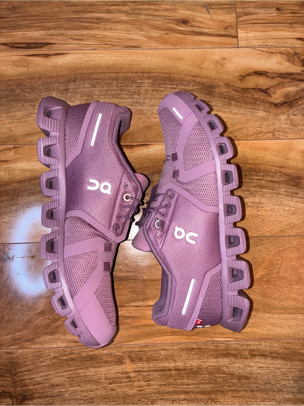 On Cloud 5 Women’s Athletic Running Shoe Sneakers, pink fig/quartz - size 8.5 - Picture 9 of 11